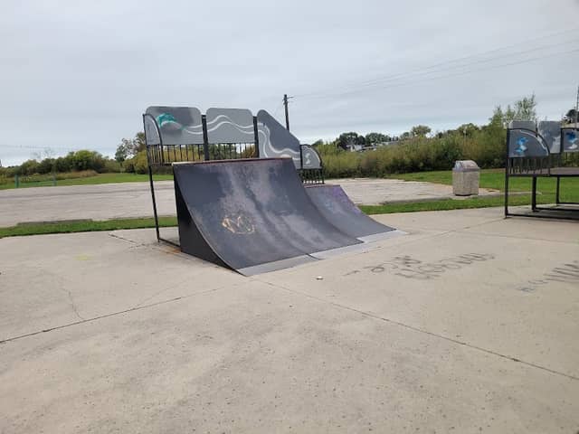Riverside Park - Image 1