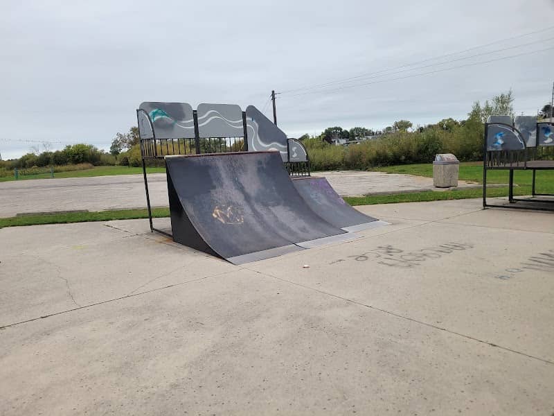 Riverside Park - Image 1