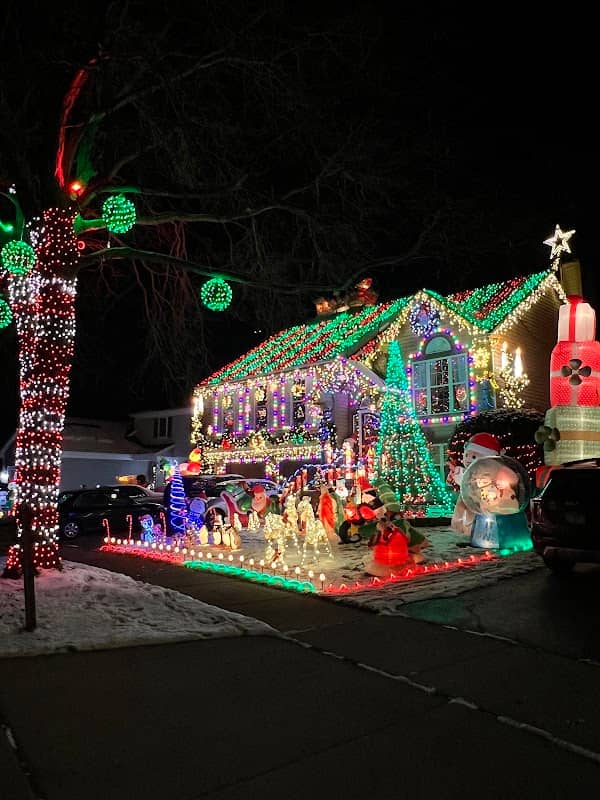 Holidays Spirit House - Image 1
