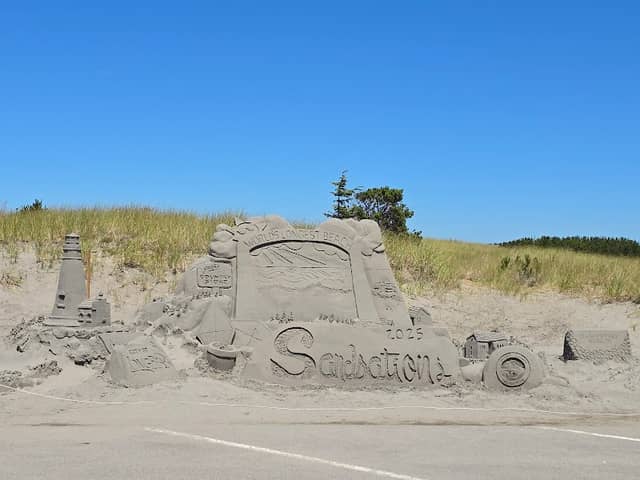 World's Longest Beach Arch - Image 1