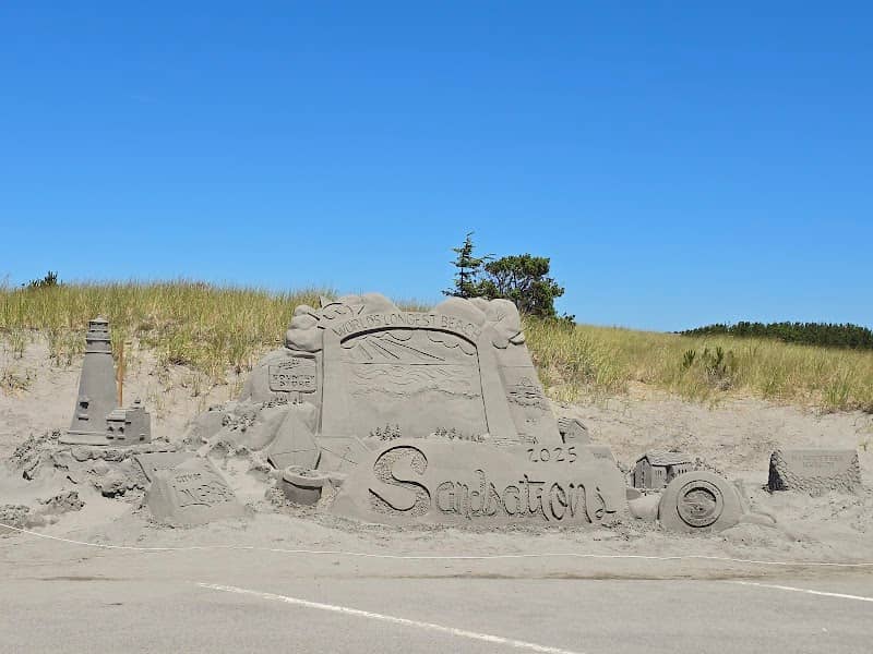 World's Longest Beach Arch - Image 1