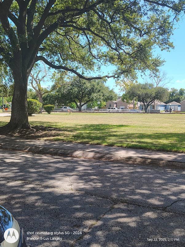 Noble Park - Image 1