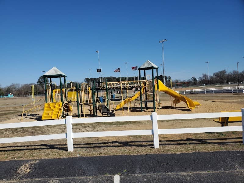Clarence Lee Tart Memorial Park - Image 3