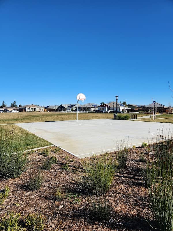 Savannah Park - Image 1