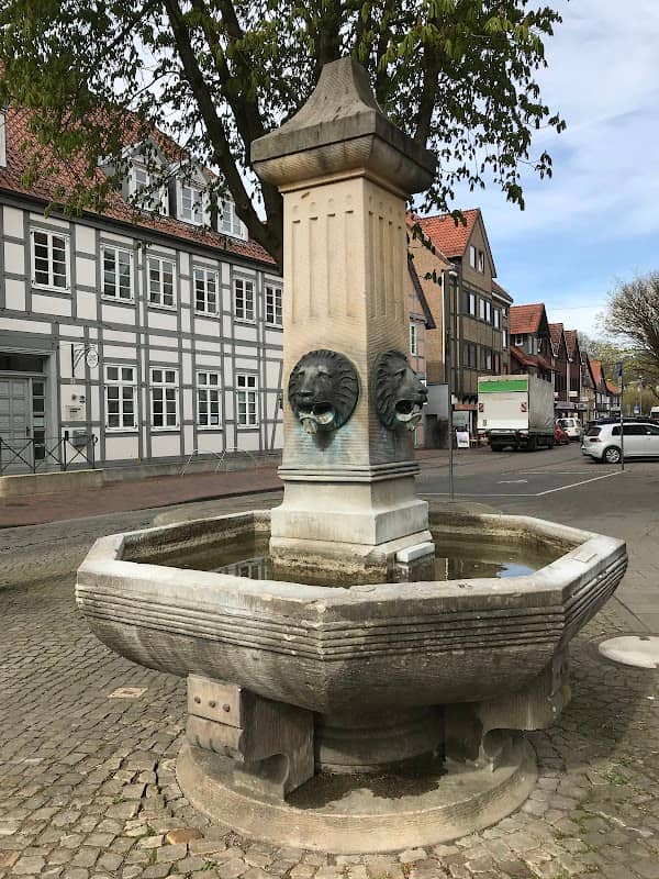 Senator-Hermann-Schulze-Brunnen - Image 1