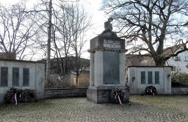 Kriegerdenkmal - Image 1