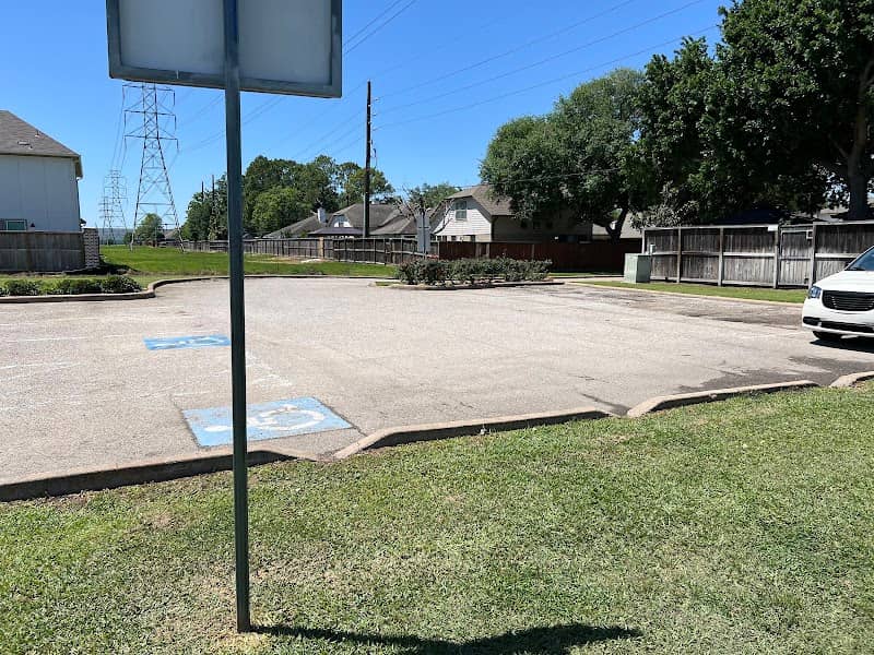 Fountain Lake Park - Parking Near Playground - Image 2