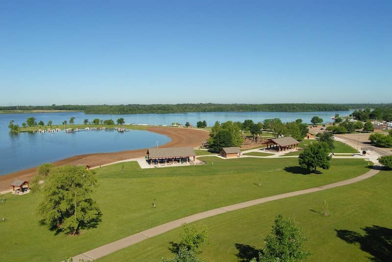 Big Creek Beach/Marina/Boat Rental - Image 1