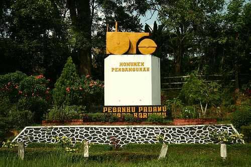 Construction Monument Park Sanggau - Image 1