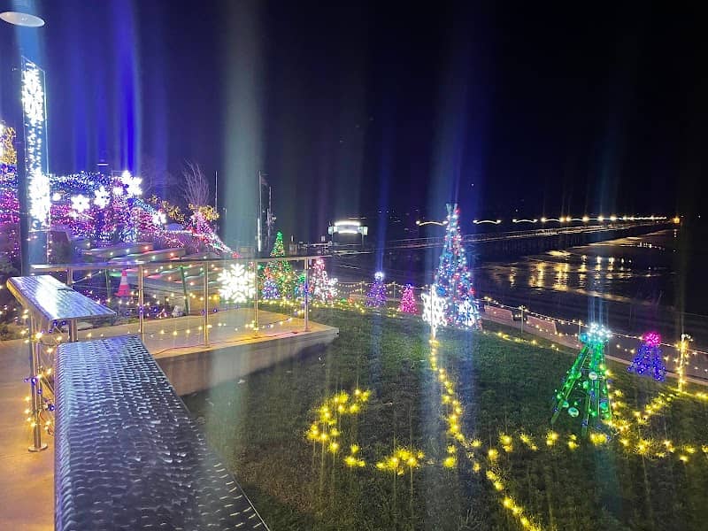 Bright Walk in White Rock - Image 2