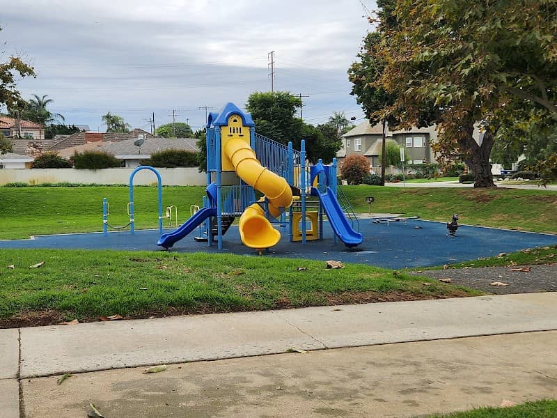 Sycamore Park - Image 2