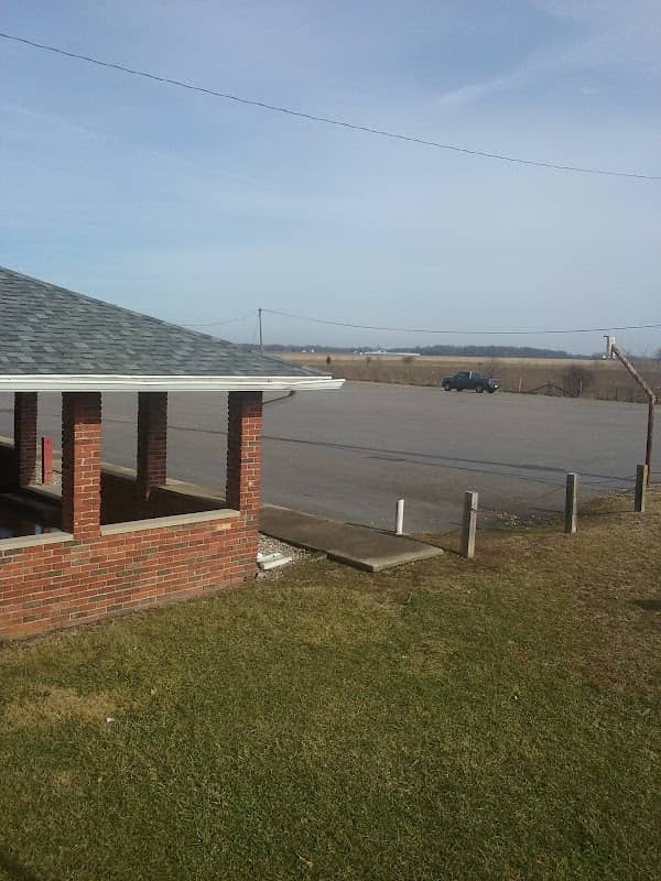 Buck Creek Community Center - Image 1