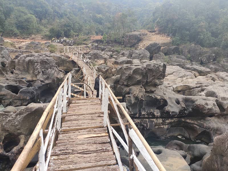 Sah ksaw Falls - Image 2