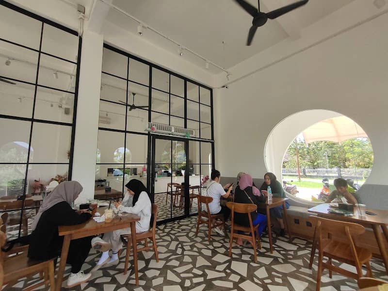 Spot Cafe Singkawang - Image 1