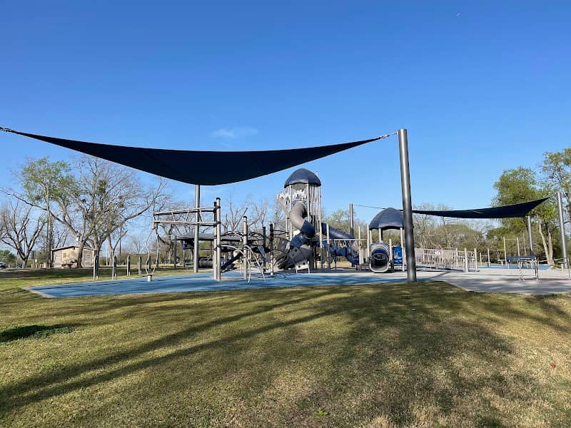 Veterans park - Image 2