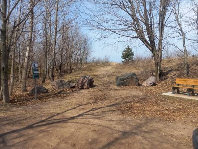 Lakeshore Park - Image 2