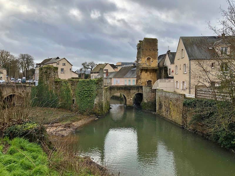 Old Chartres Fortifications - Image 1