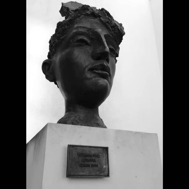Aurora Büste - Image 1