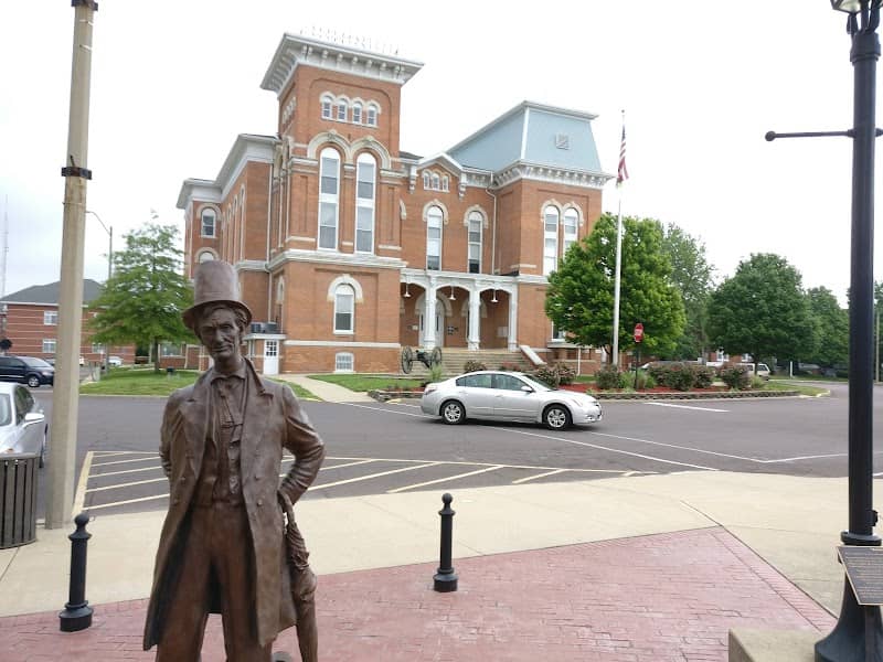 Abraham Lincoln Statue Plaza - Image 1