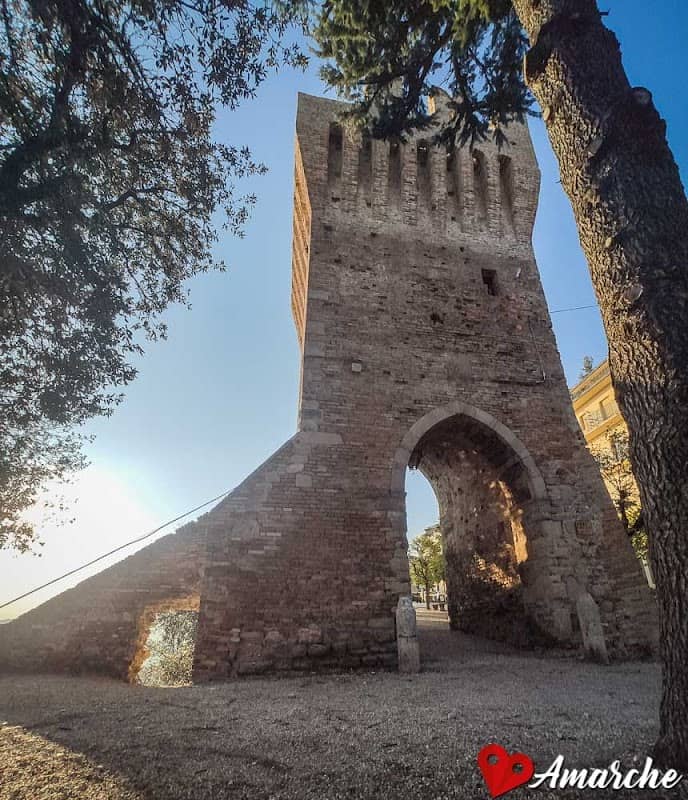 Porta di Monte Antico - Image 1