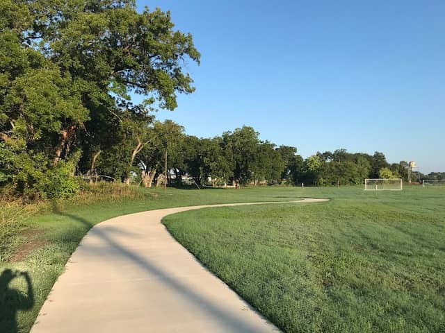 Kings Gate Rd Park - Image 2