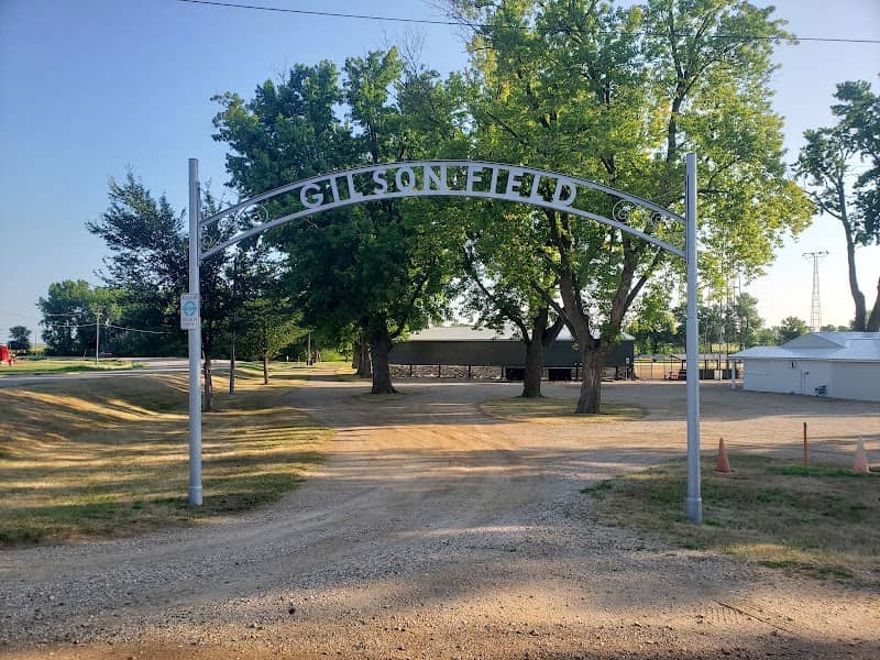 Gilson field and park - Image 1