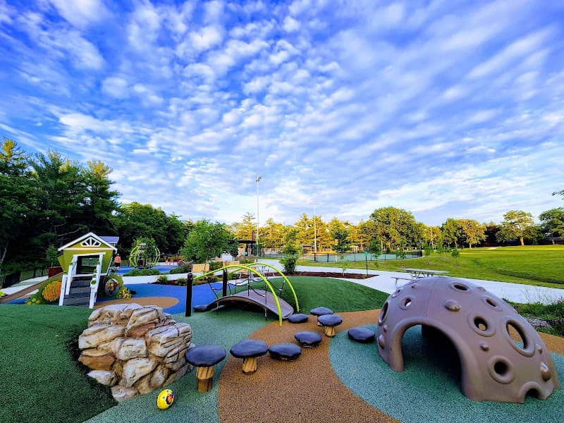 Inis Grove Park - Image 3