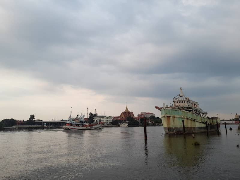Pink pier - Image 2
