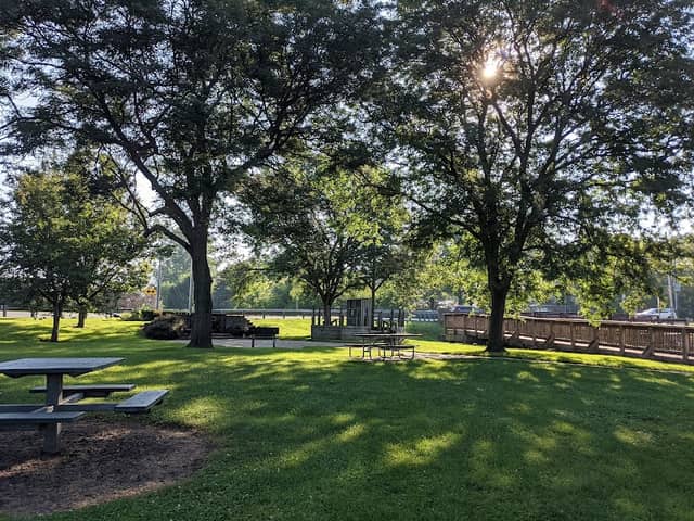 Veterans Park - Image 1