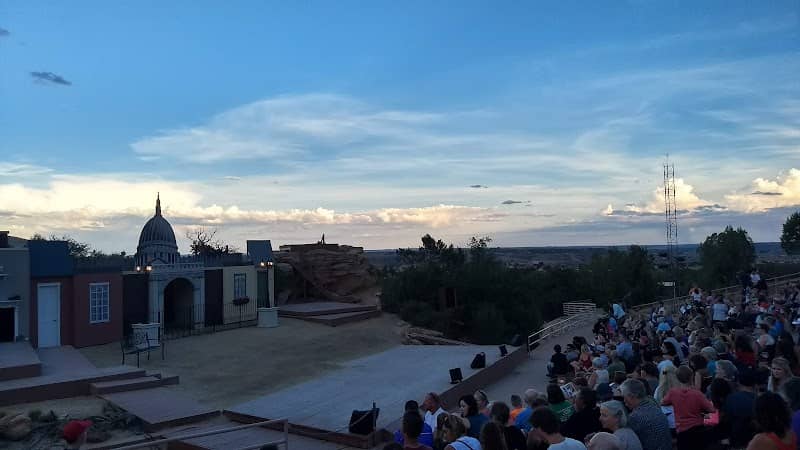 Sandstone Amphitheatre at Lions Wilderness Park - Image 3
