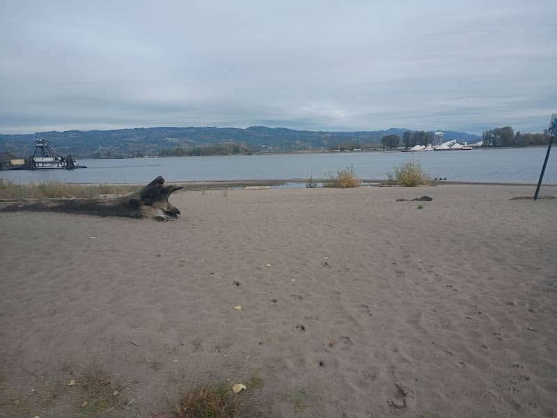 Trestle Beach access trail and parking - Image 2