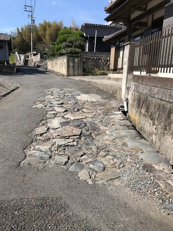 千林尼の石畳 - Image 1