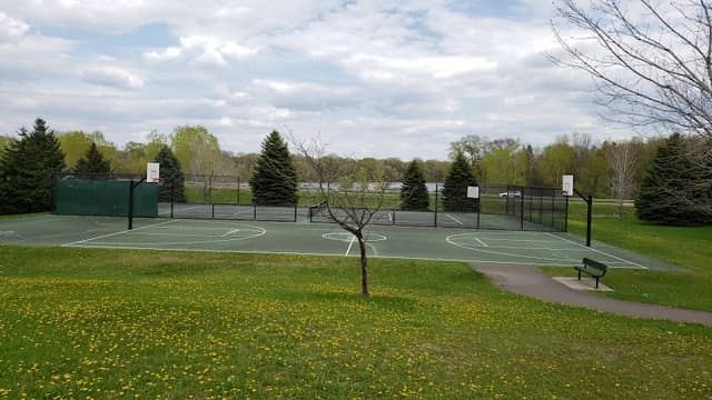 Lakeview Knolls Park - Image 2