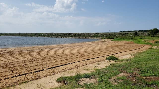 Taylor's Ferry Beach - Image 2