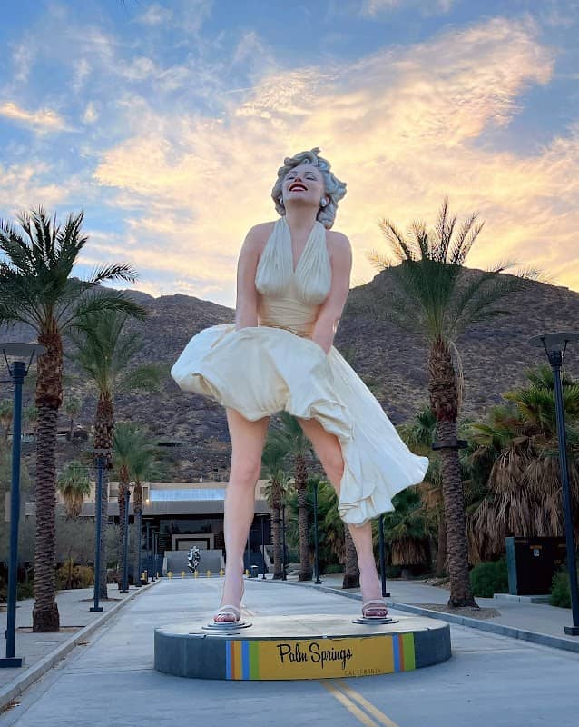 Forever Marilyn - Image 1