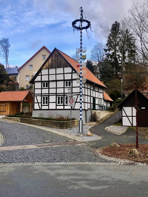 Tempelhaus Talle - Image 1