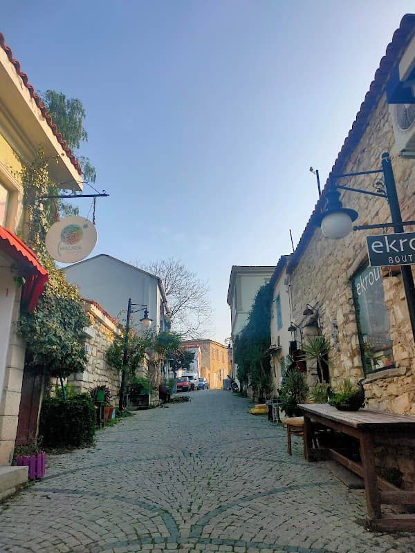 Urla sanat sokağı - Image 1