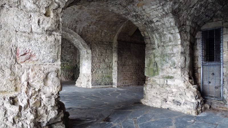 Burgundy Gate - Image 2