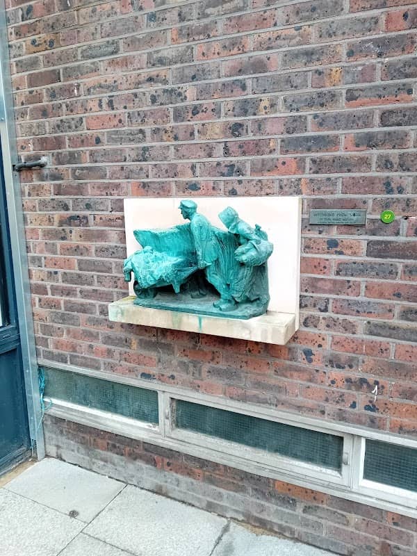 Returning from work sculpture - Image 2