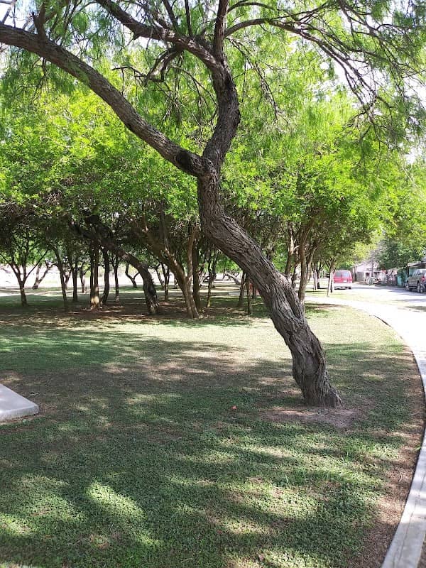 Riverside Park - Image 2