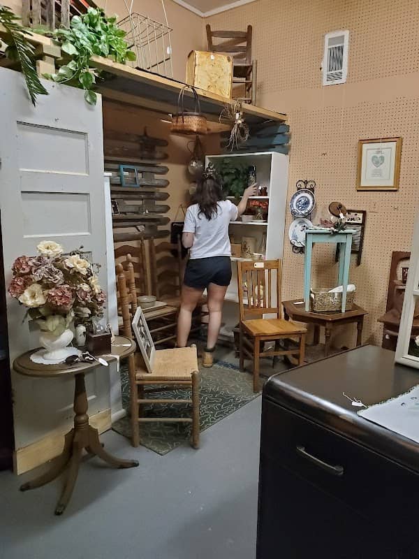 DO Drop In Flea Market - Image 3