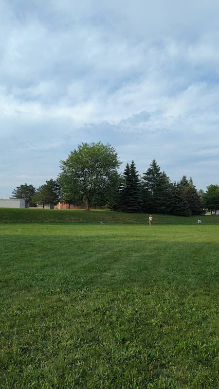 Carlyle Park - Image 1
