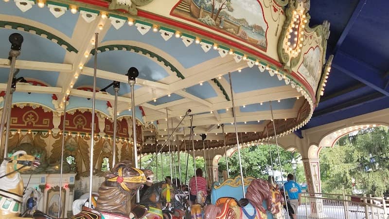 Grand Carousel - Image 2