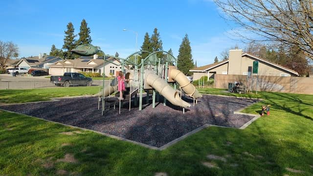 Escalon Dinosaur Park - Image 1