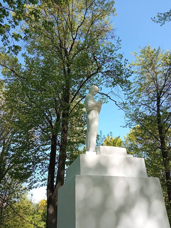 Sculpture pioneer photographer - Image 1