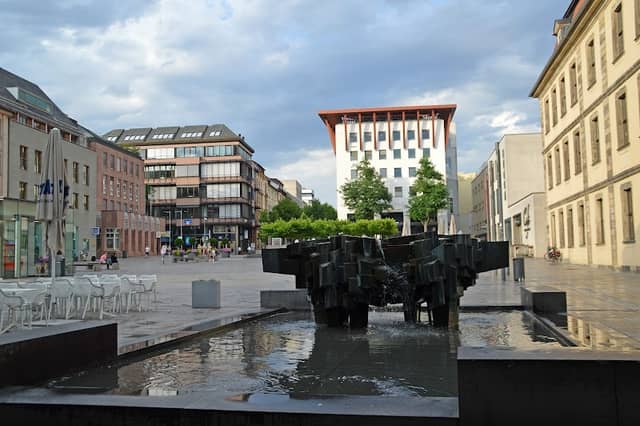 Universitätsplatzbrunnen - Image 1