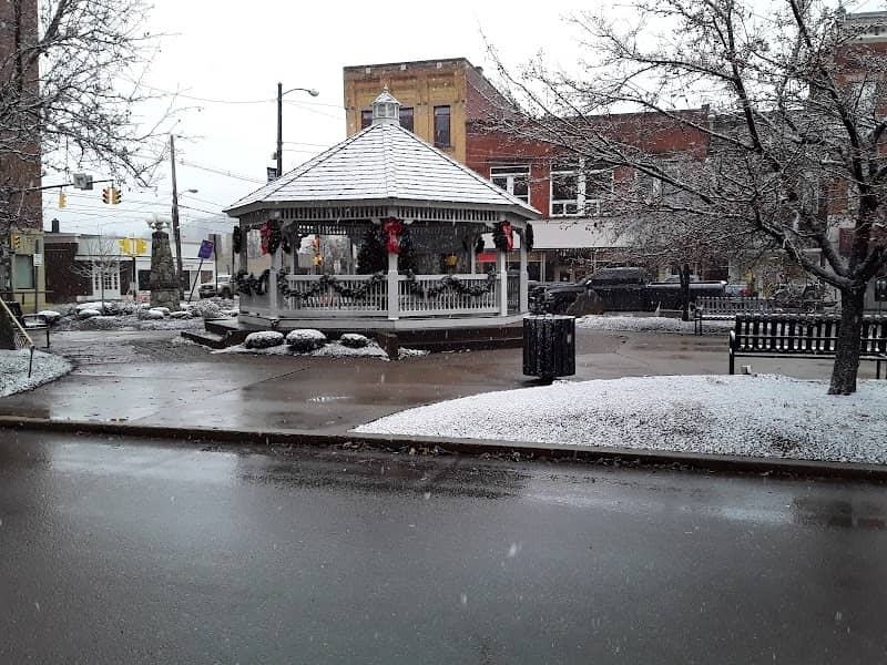 Veterans Square - Image 1