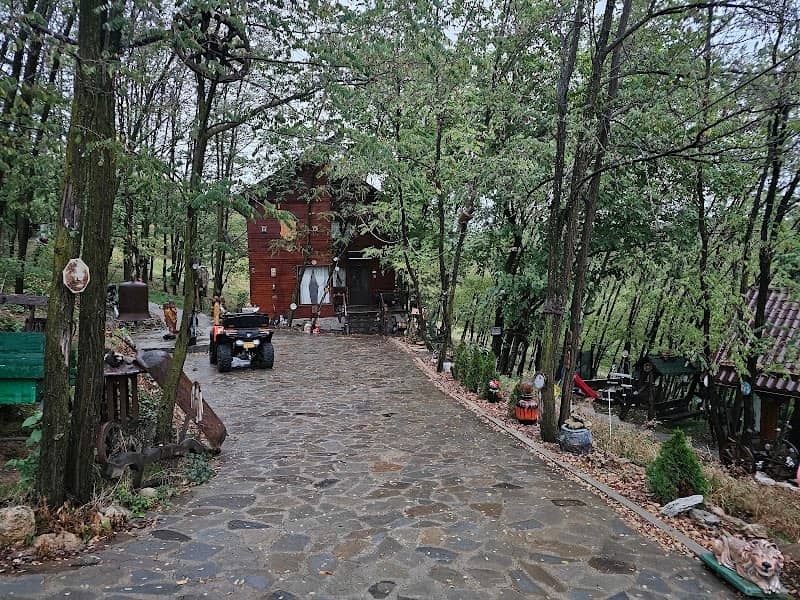 La Biblioteca - Image 1
