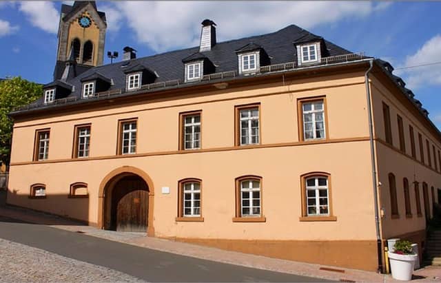 Zweigeschossiger Eckbau, Baudenkmal - Image 1