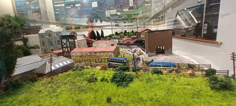Dollar Museum - Image 2